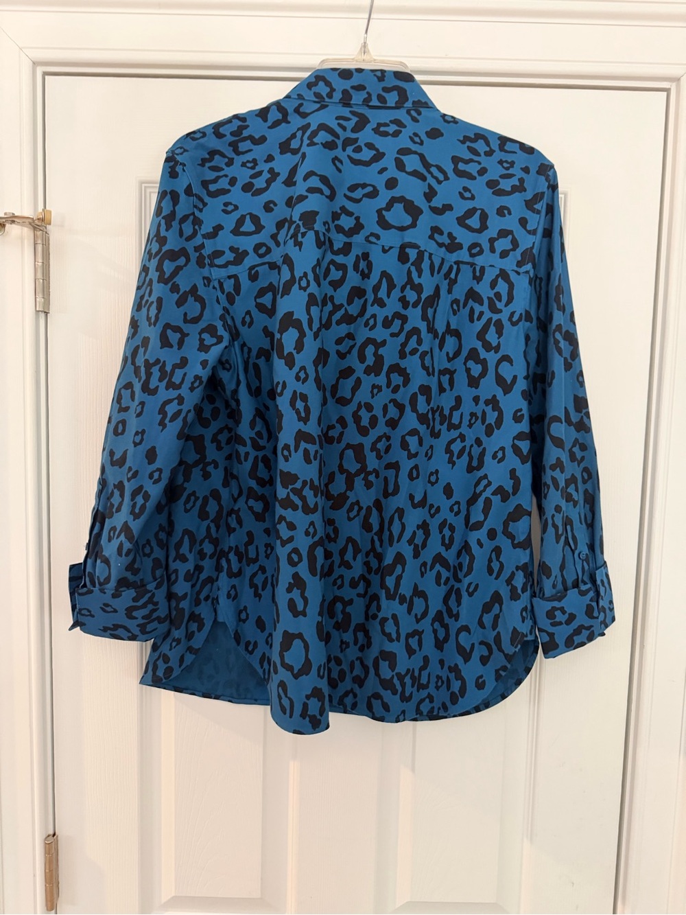 Ladies Size 2 "Chico's" Teal & Black Leopard Print Top Button Down Long Sleeves - Picture 7 of 7